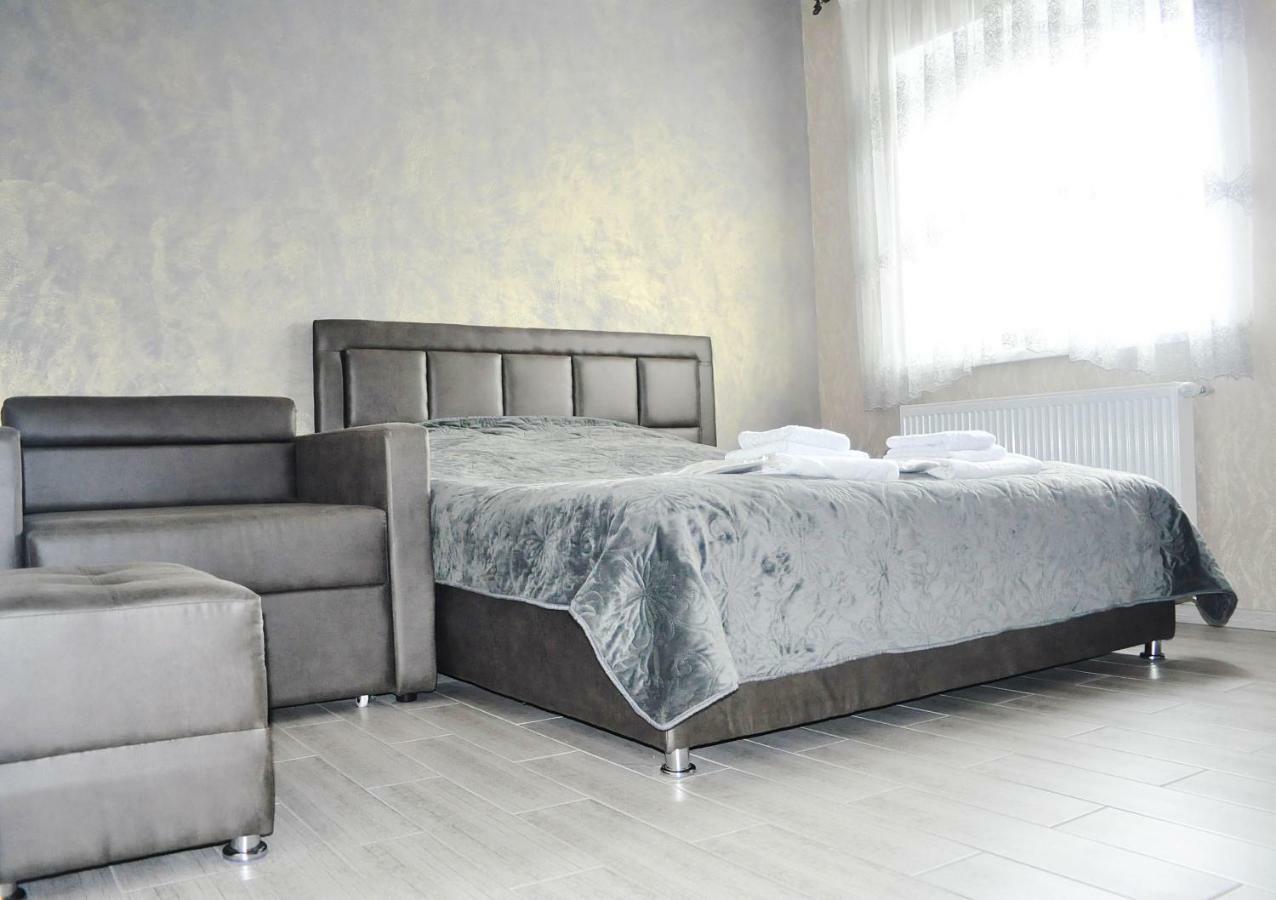 Імперія Otaci Exterior foto